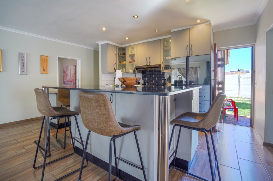 4 Bedroom Property for Sale in Blouberg Sands Western Cape